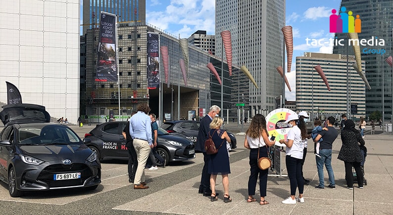 Exposition de véhicules et Street marketing à La Défense